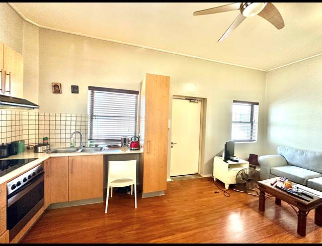 1 BEDROOM APARTMENT SOLD IN SEA POINT